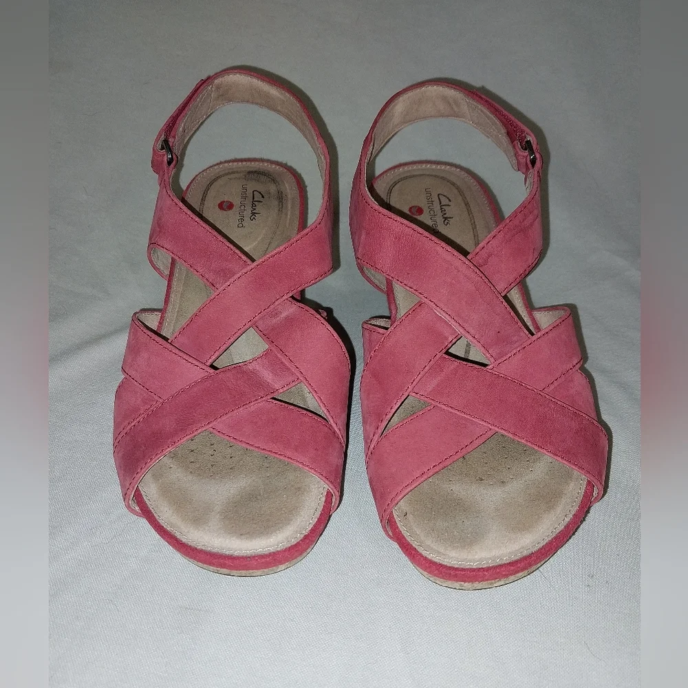 Clarks Un Capri Step Wedge Sandals- Red Nubuck Size 8.5